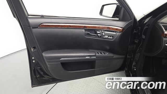 Mercedes-Benz S-Class 2010 — photo 14