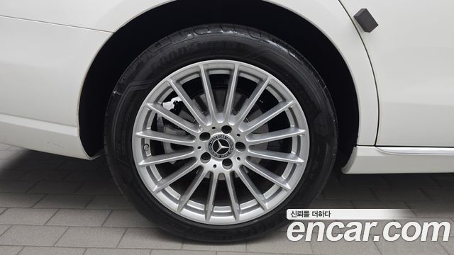 Mercedes-Benz E-Class 2021 — photo 5