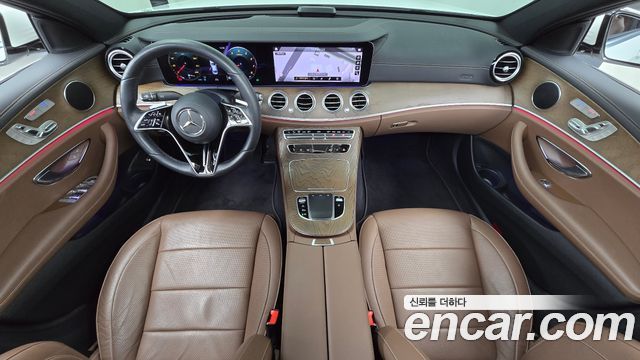Mercedes-Benz E-Class 2021 — photo 10