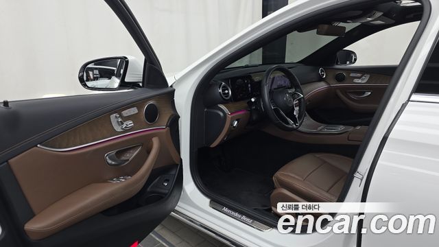 Mercedes-Benz E-Class 2021 — photo 13