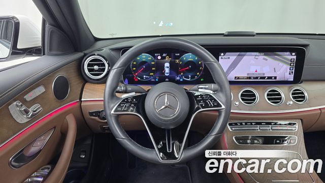 Mercedes-Benz E-Class 2021 — photo 19