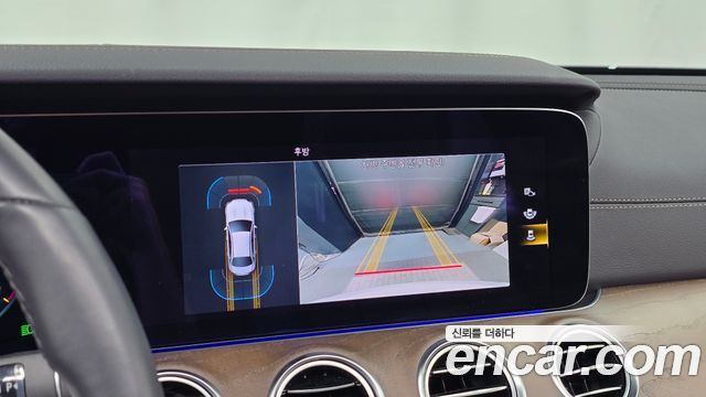 Mercedes-Benz E-Class 2021 — photo 20
