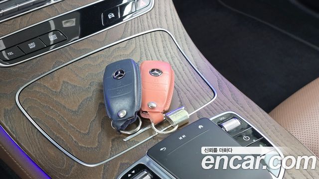 Mercedes-Benz E-Class 2021 — photo 21
