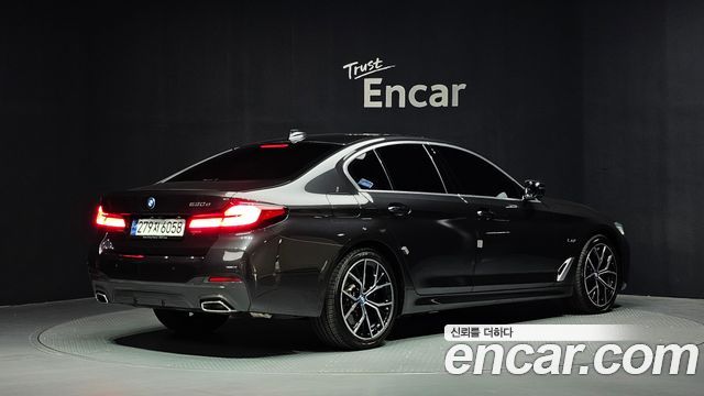 BMW 5-Series 2023 — photo 2