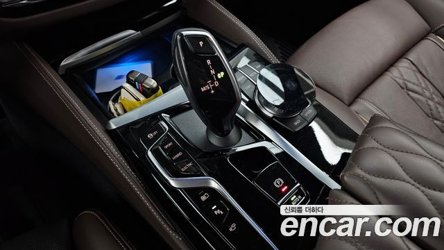 BMW 5-Series 2023 — photo 12