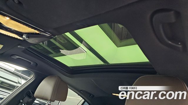 BMW 5-Series 2023 — photo 22