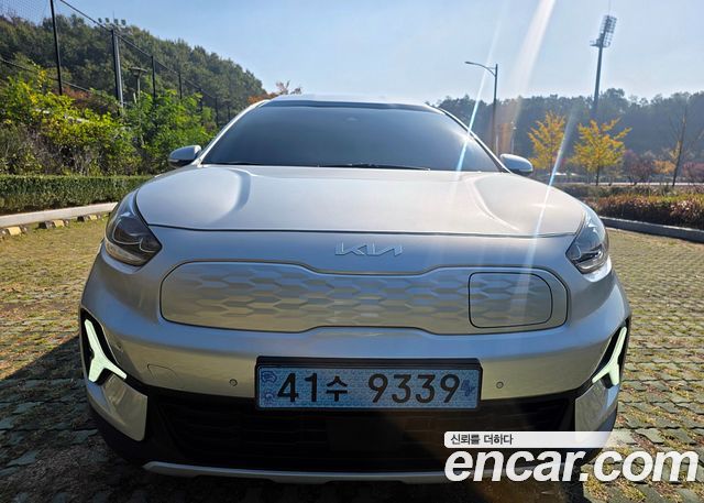 Kia Niro 2023 — photo 1