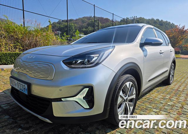 Kia Niro 2023 — photo 2