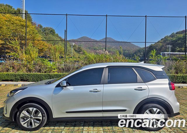 Kia Niro 2023 — photo 3