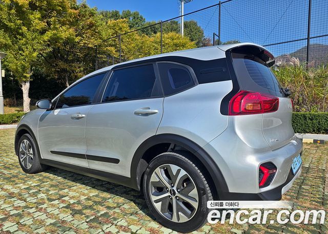 Kia Niro 2023 — photo 4
