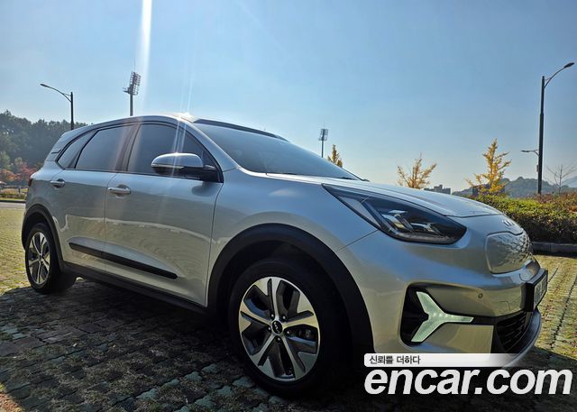 Kia Niro 2023 — photo 8