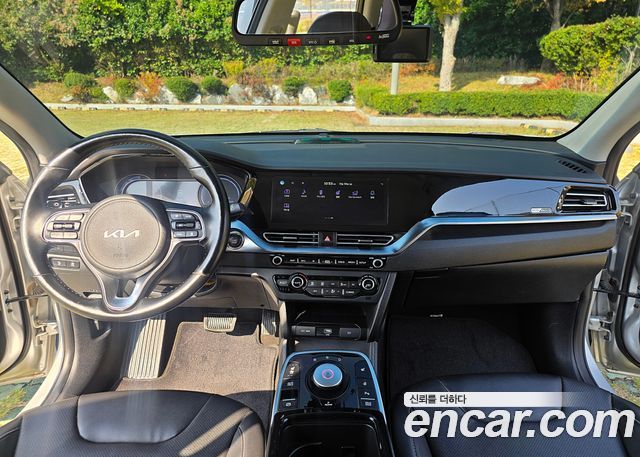 Kia Niro 2023 — photo 9