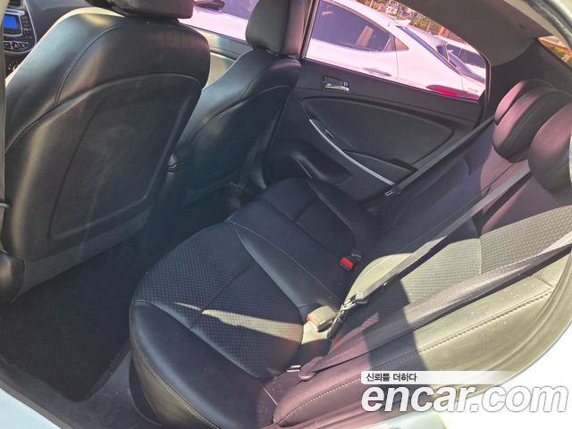 Hyundai Accent 2014 — photo 18