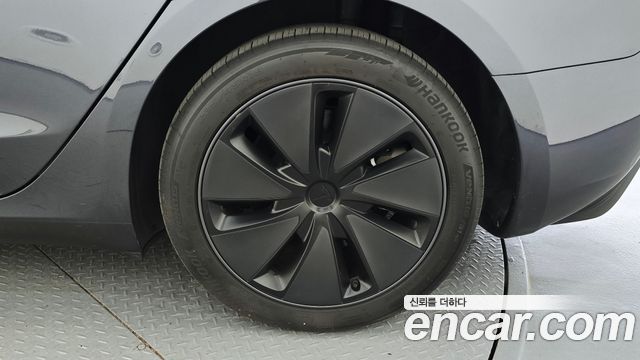 Tesla Model 3 2025 — photo 7