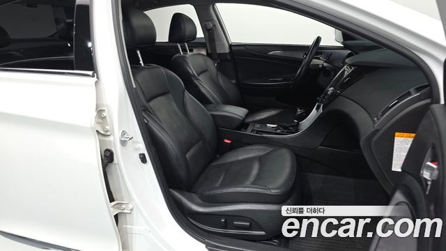 Hyundai Sonata 2014 — photo 17