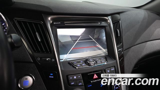 Hyundai Sonata 2014 — photo 21