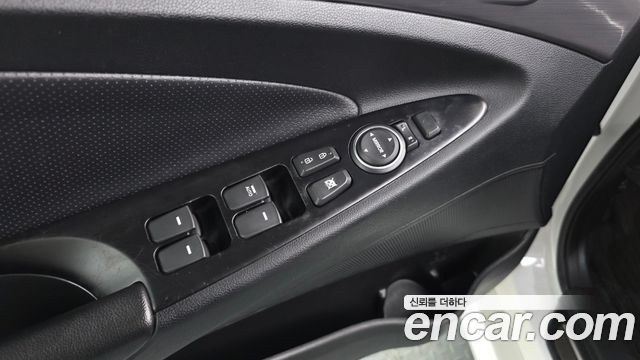 Hyundai Sonata 2014 — photo 36