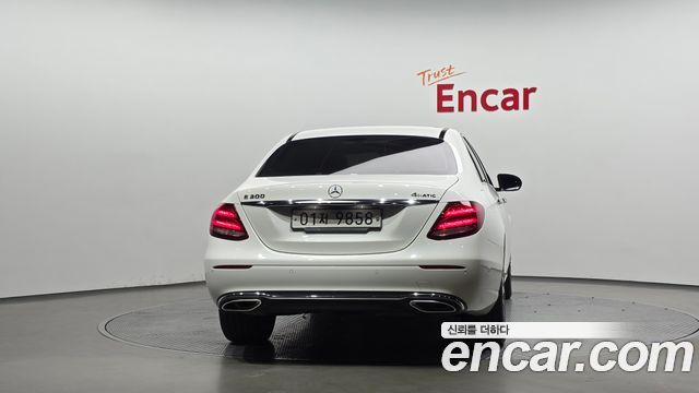 Mercedes-Benz E-Class 2019 — photo 4