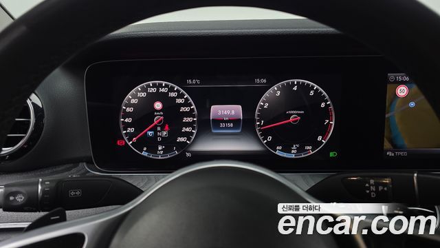 Mercedes-Benz E-Class 2019 — photo 8