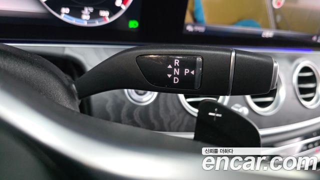 Mercedes-Benz E-Class 2019 — photo 9