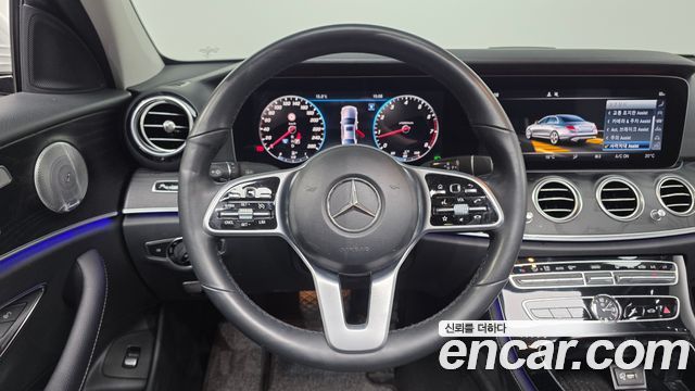 Mercedes-Benz E-Class 2019 — photo 13