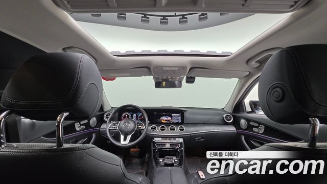Mercedes-Benz E-Class 2019 — photo 19