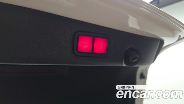 Mercedes-Benz E-Class 2019 — photo 20