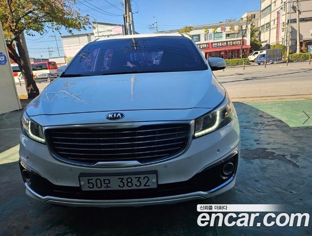 Kia Canival 2017 — photo 2
