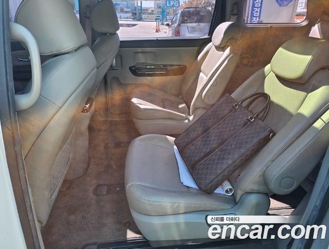 Kia Canival 2017 — photo 5