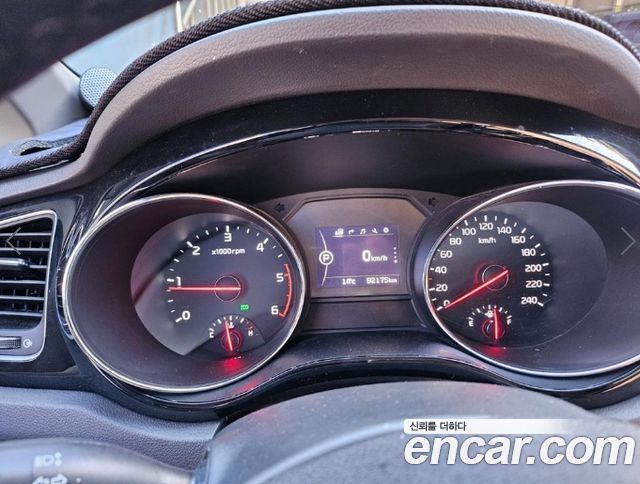 Kia Canival 2017 — photo 11