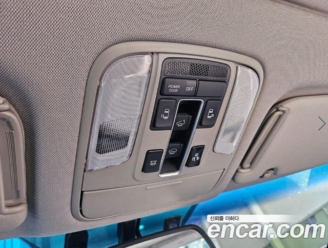 Kia Canival 2017 — photo 17
