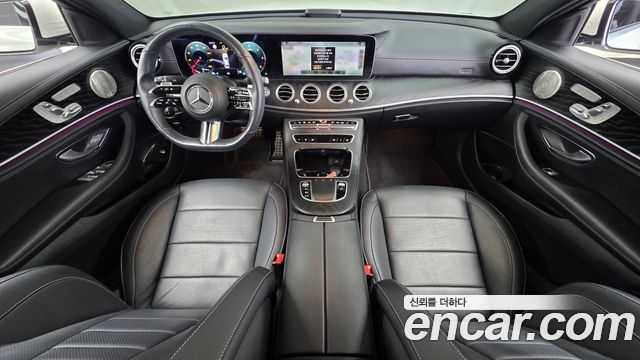 Mercedes-Benz E-Class 2022 — photo 7