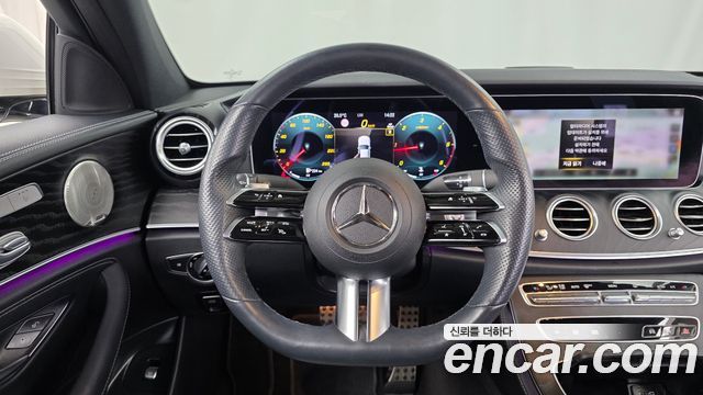 Mercedes-Benz E-Class 2022 — photo 13