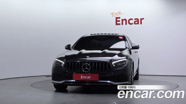 Mercedes-Benz E-Class 2022 — photo 3