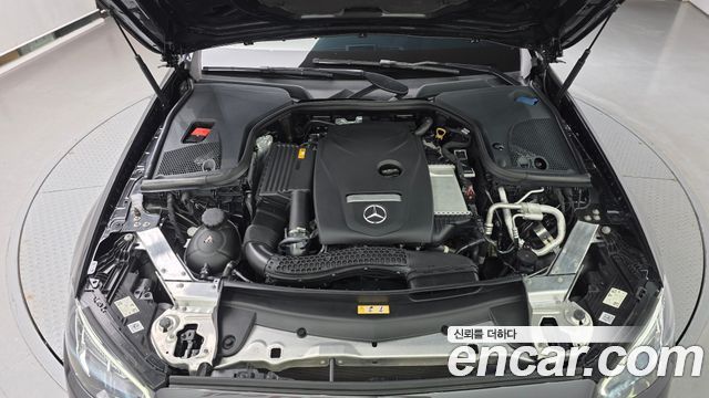 Mercedes-Benz E-Class 2022 — photo 6