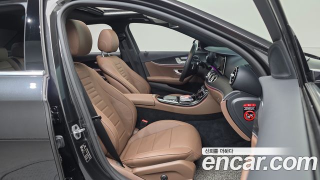 Mercedes-Benz E-Class 2022 — photo 16