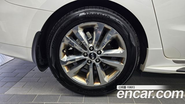 Kia Canival 2015 — photo 5