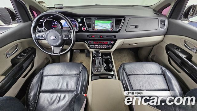Kia Canival 2015 — photo 7