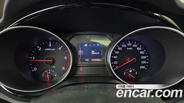 Kia Canival 2015 — photo 8