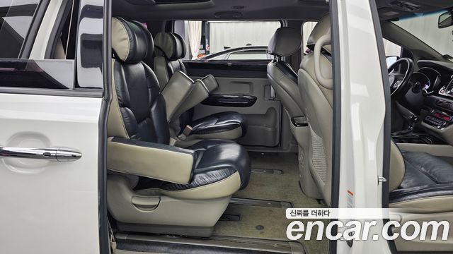 Kia Canival 2015 — photo 12