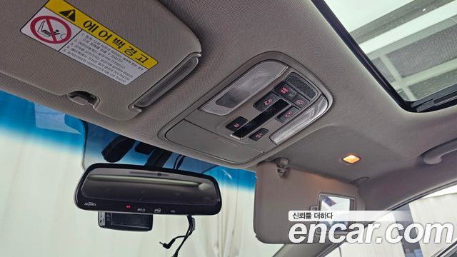 Kia Canival 2015 — photo 17