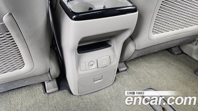 Kia Canival 2015 — photo 19