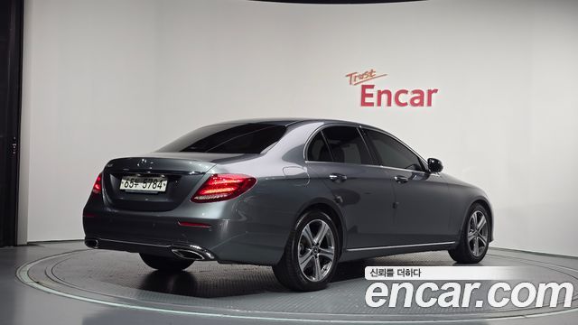 Mercedes-Benz E-Class 2019 — photo 2