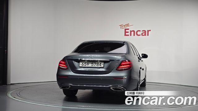 Mercedes-Benz E-Class 2019 — photo 4