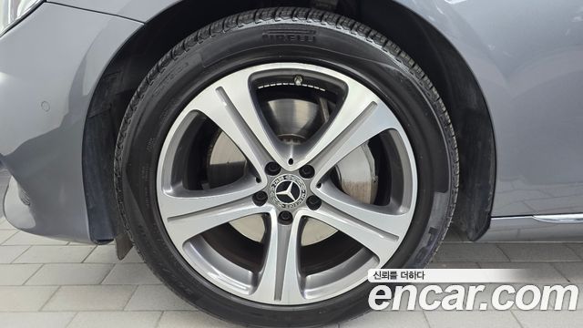 Mercedes-Benz E-Class 2019 — photo 5