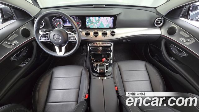 Mercedes-Benz E-Class 2019 — photo 10