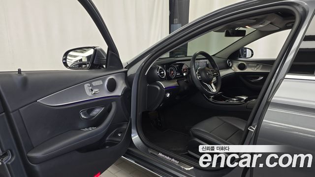 Mercedes-Benz E-Class 2019 — photo 13