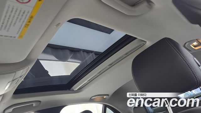 Mercedes-Benz E-Class 2019 — photo 21