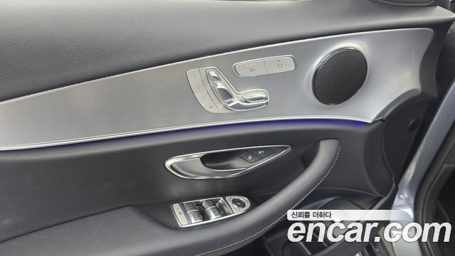Mercedes-Benz E-Class 2019 — photo 23