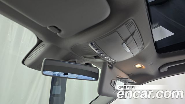 Mercedes-Benz E-Class 2019 — photo 24